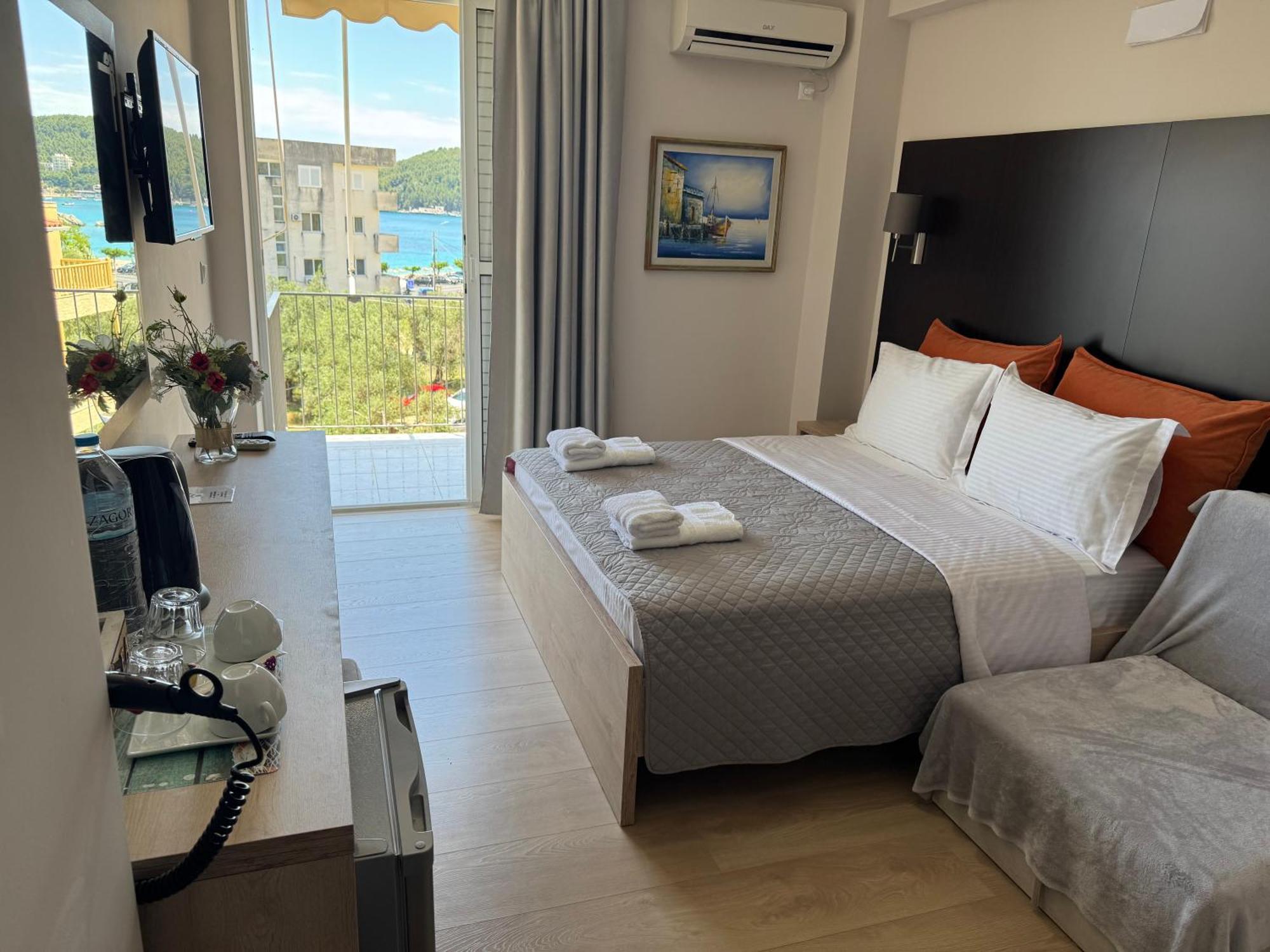 George Hotel Rooms&Suites ฮีมาเรอ ภายนอก รูปภาพ