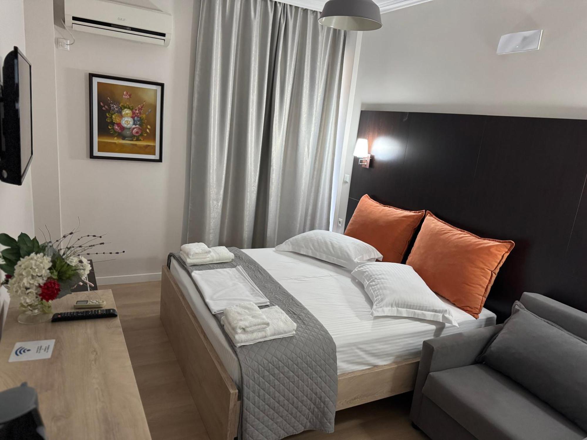 George Hotel Rooms&Suites ฮีมาเรอ ภายนอก รูปภาพ