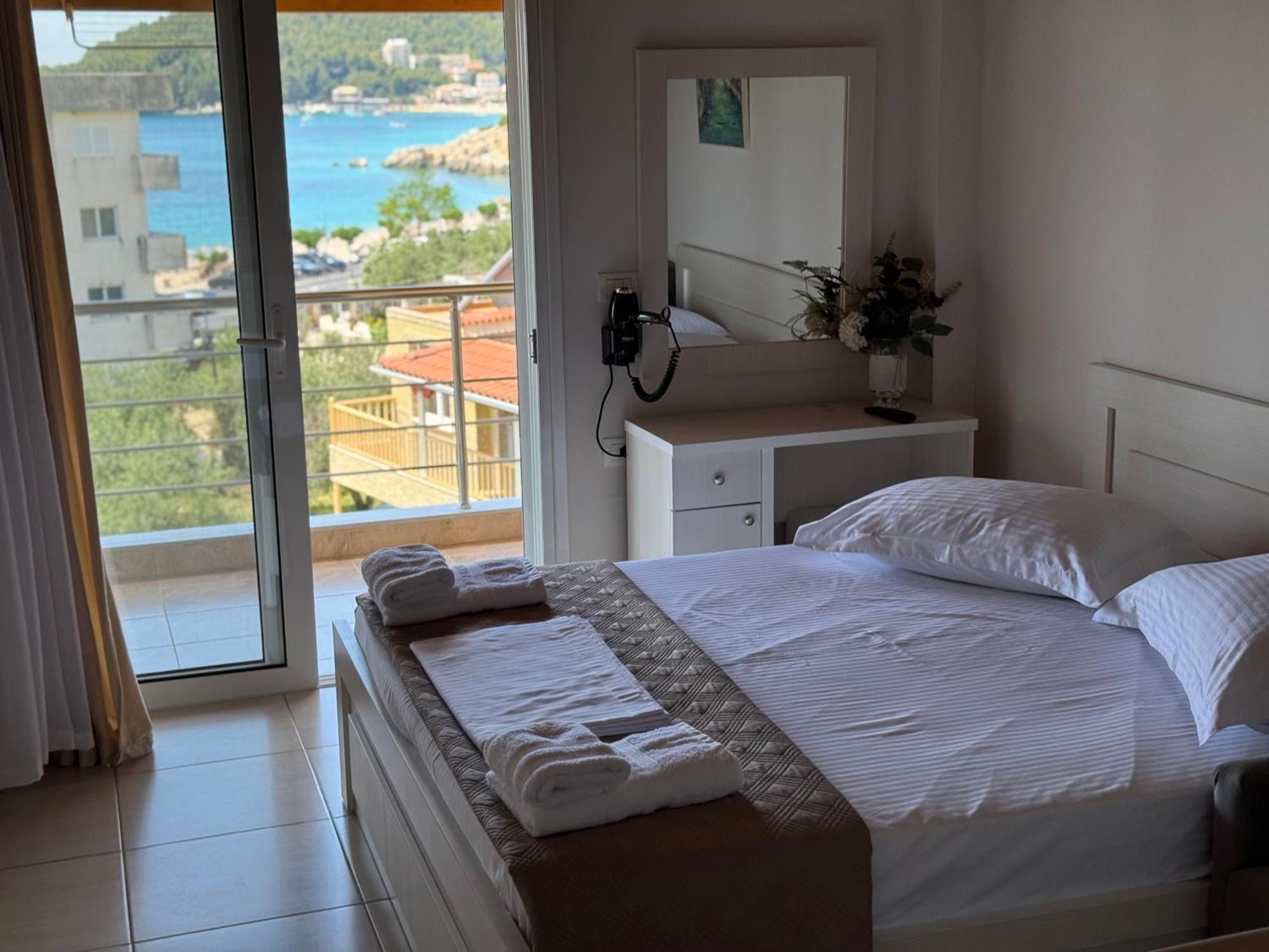 George Hotel Rooms&Suites ฮีมาเรอ ภายนอก รูปภาพ